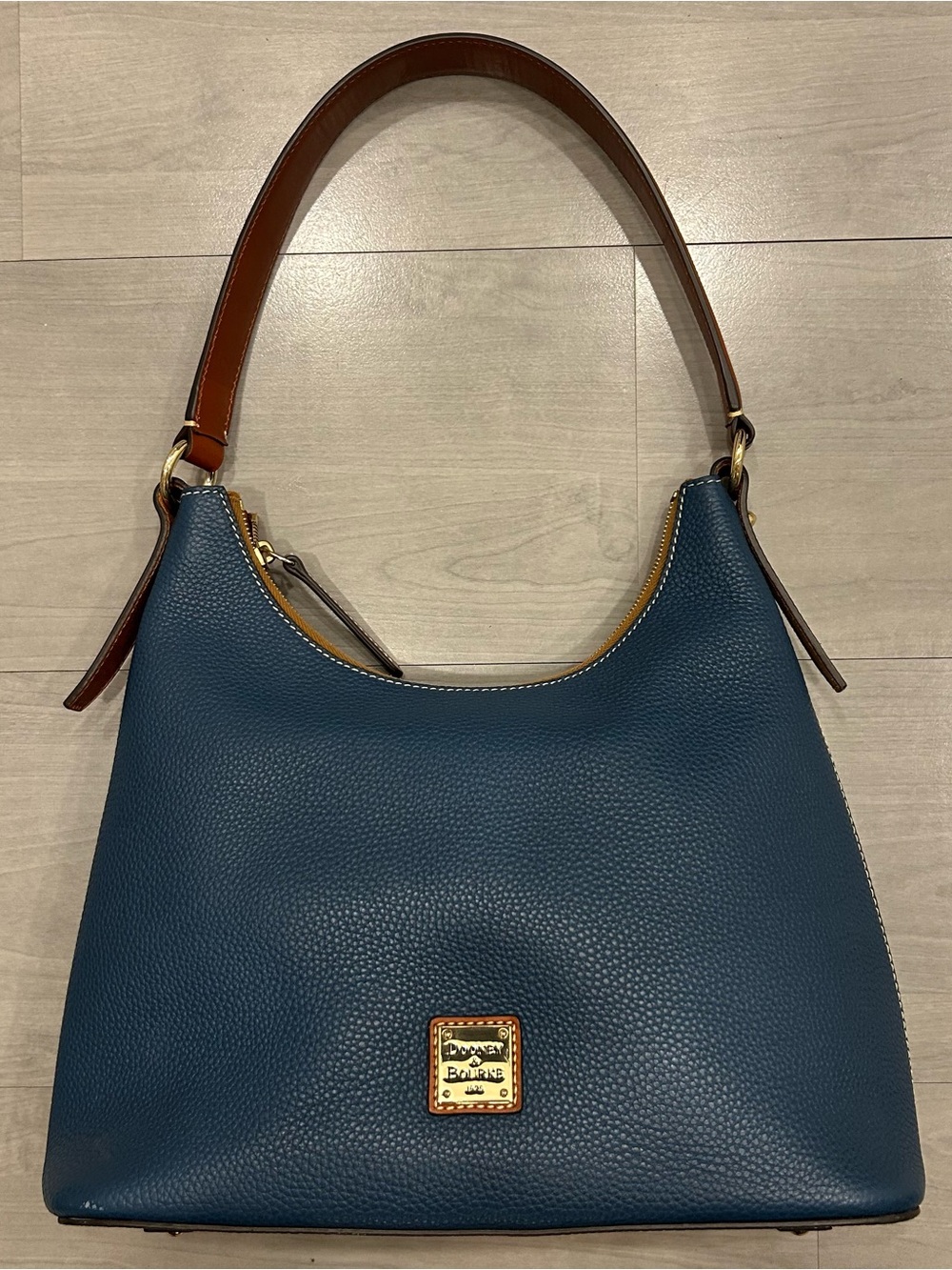 Dooney & Bourke Pebble Grain Hobo Leather Shoulder Bag Purse Blue Jeans